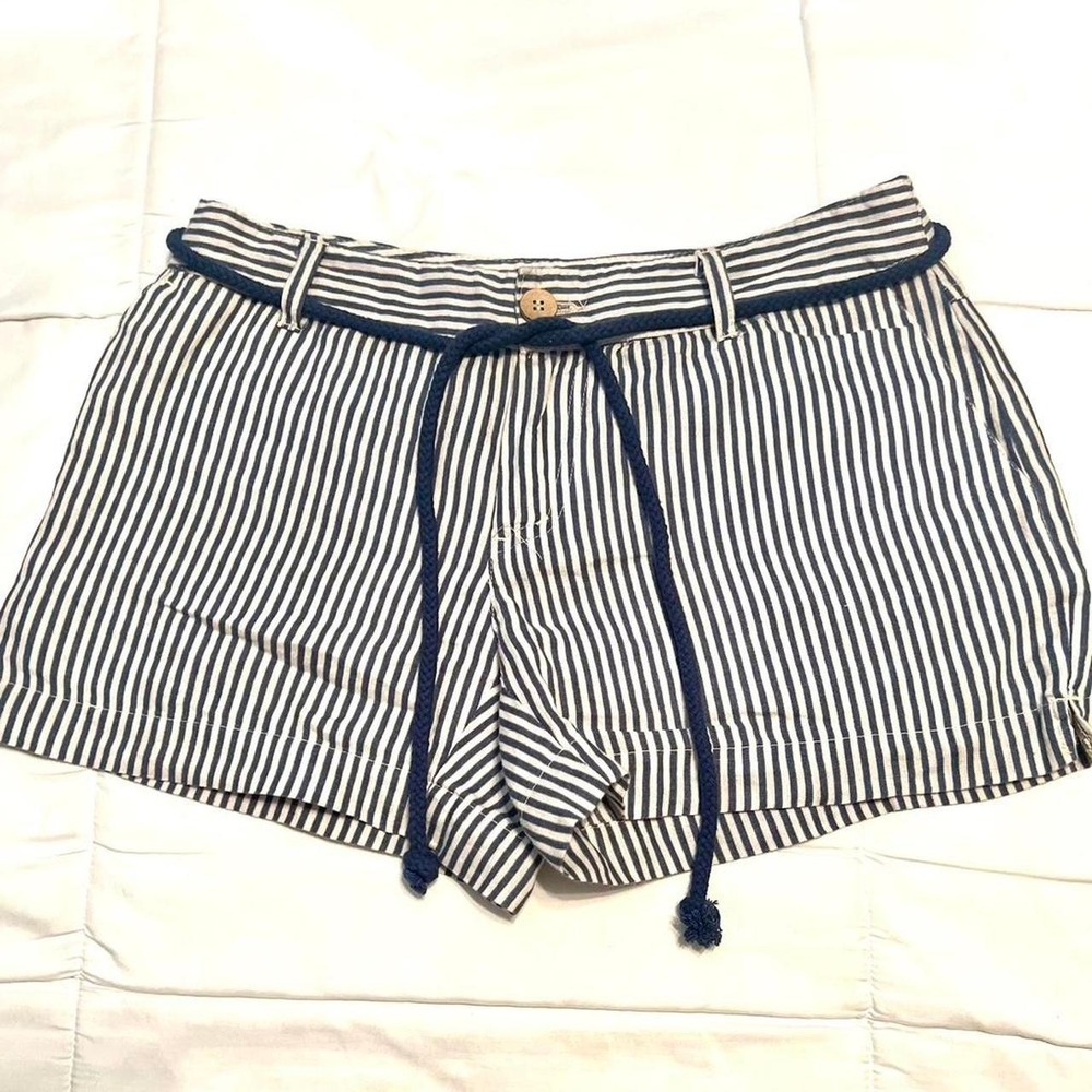 Cynthia Rowley Navy White Striped Drawstring Shorts Size 2

SKU 0209